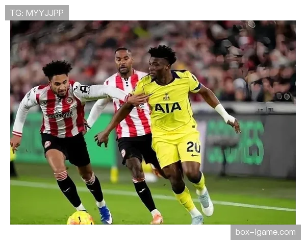 英超冠军争夺战加剧:曼城与利物浦的竞争愈发激烈 英超冠军争夺战加剧:曼城与利物浦的竞争愈发激烈