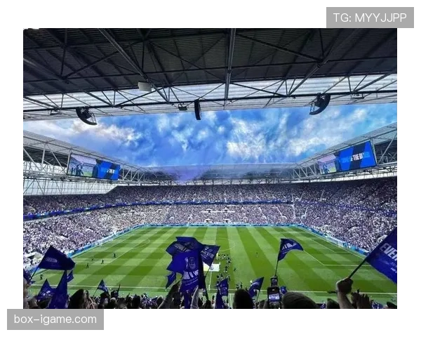 英超球迷盛会：赛事热度持续提升，观赛氛围备受期待